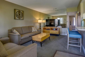 Indio Condo about 2 Mi to Coachella and Stagecoach!